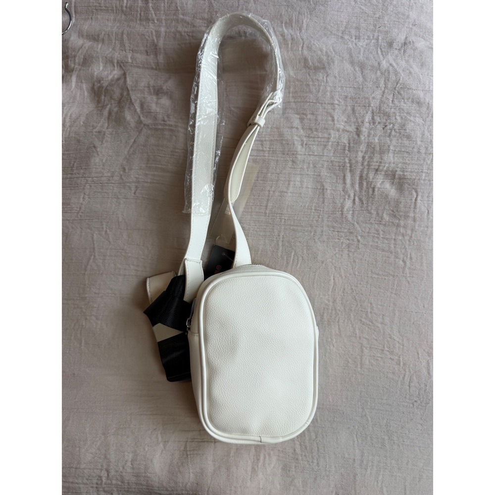 Like Dreams White Vegan Leather Belt Bag Fanny Pack H922610 New